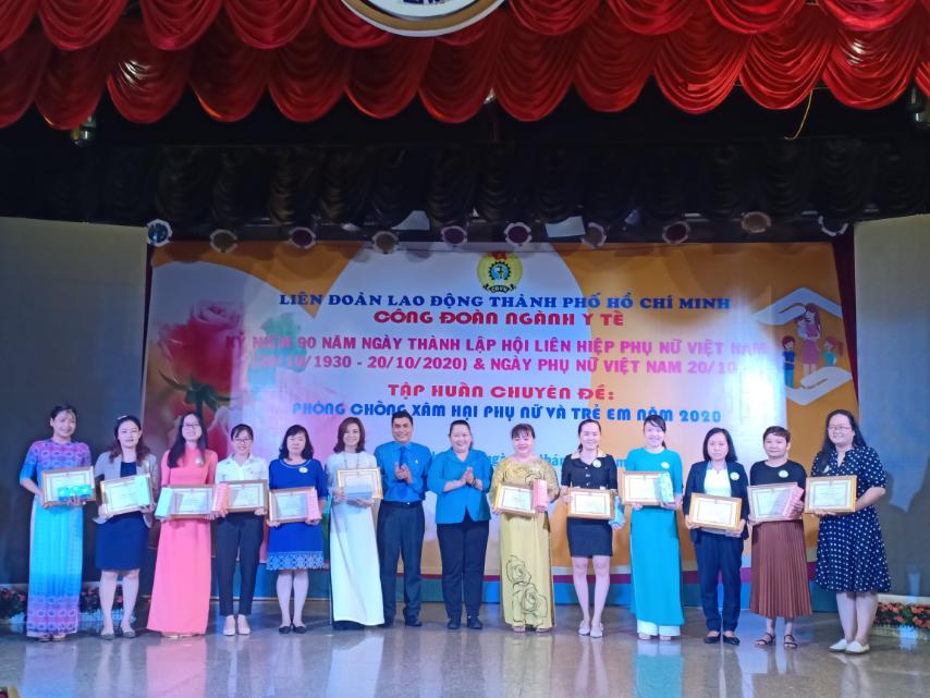 Tuyên dương gương “Phụ nữ Ngành Y tế năng động, sáng tạo” năm 2020