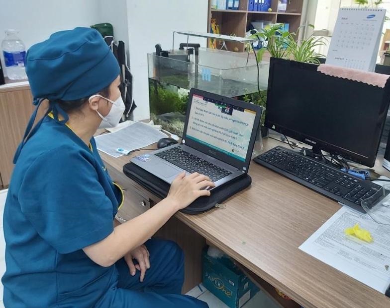 Hướng dẫn lấy mẫu, bảo quản và chuyển mẫu xét nghiệm Realtime RT-PCR SARS-CoV-2 (CN. Nguyễn Thị Thanh Hà - KTV trưởng khoa Vi sinh)