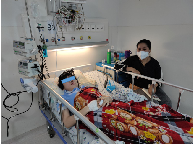 After occlusion of left internal carotid artery aneurysm, the child gradually recovered, stopped bleeding from the nose, weaned from the ventilator, regained consciousness and was discharged from the hospital, and was scheduled for regular check-ups.