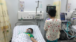 Trẻ  L. A. S. 12 tuổi, nam, chẩn đoán sốc sốt xuất huyết dengue nặng ngày 4, suy hô hấp, rối loạn đông máu, được điều trị tích cực