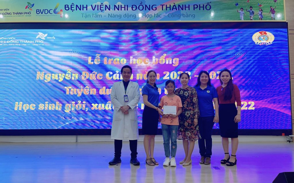 Chương trình trao học bổng Nguyễn Đức Cảnh, tuyên dương học sinh giỏi các cấp