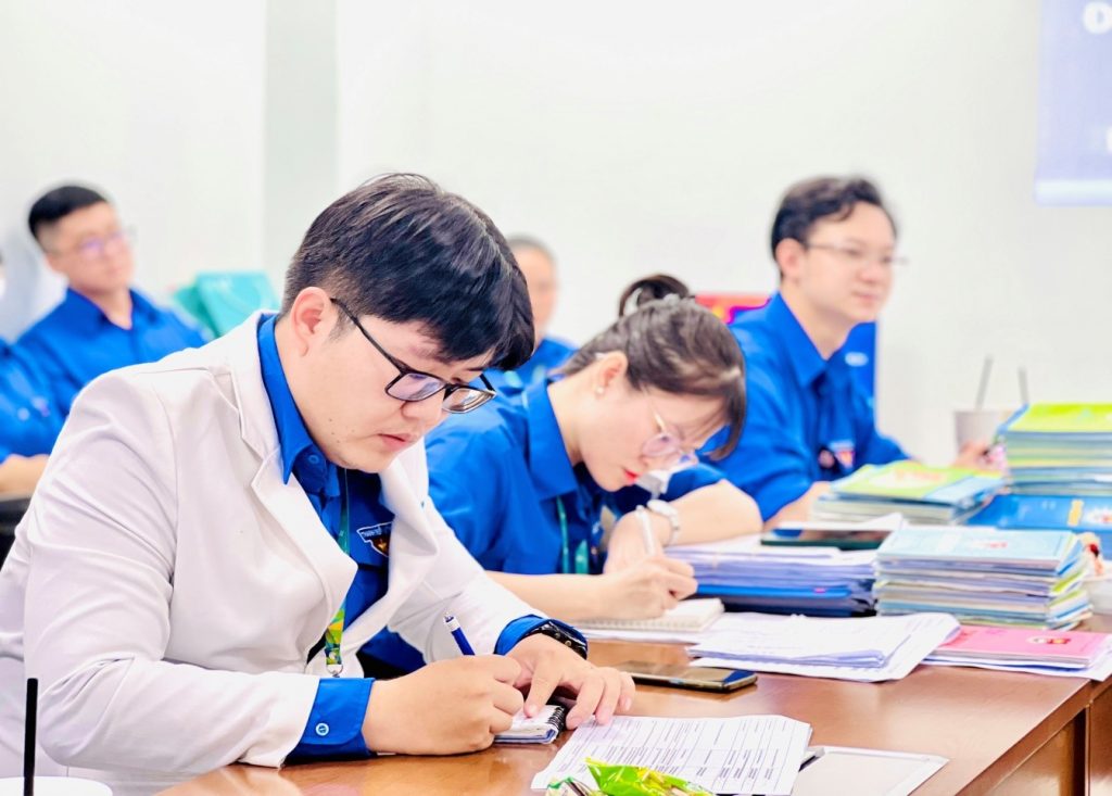 BS Nguyễn Quốc Huy – Bí thư BCH Đoàn thanh niên Bệnh viện, tiếp thu các ý kiến đóng góp của Đoàn kiểm tra Sở y tế và các ý kiến chỉ đạo của Đảng ủy Bệnh viện.