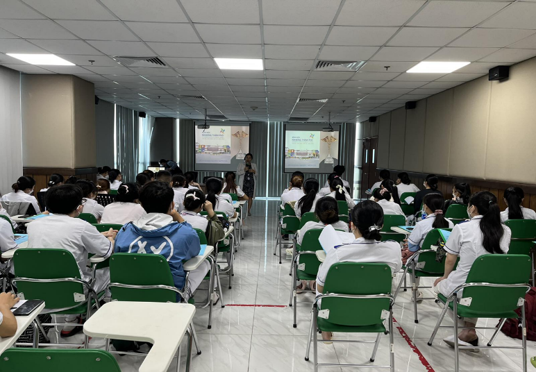 Khai giảng lớp học – Giới thiệu bệnh viện Nhi đồng thành phố
