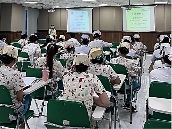 ĐD.CK1 Lê Thị Hồng Linh – Trưởng phòng Điều dưỡng BV Nhi đồng TP khai giảng lớp tập huấn
