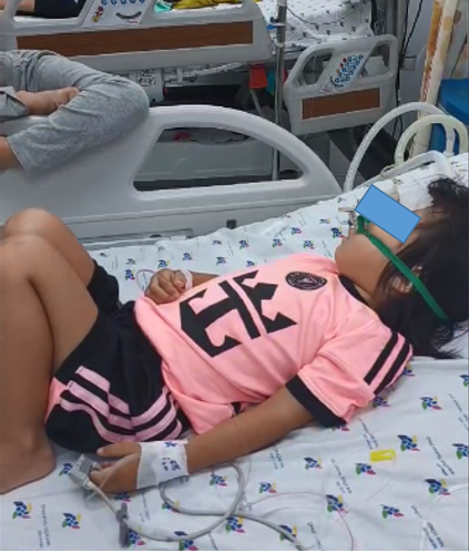 Trẻ P. B. M. N. 3,5 tuổi, nữ, ngạt nước viêm phổi hít được điều trị tích cực tại bệnh viện