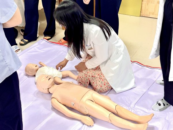 Tập huấn sơ cấp cứu ban đầu cho cán bộ ngành giáo dục mầm non