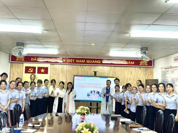 Tập huấn sơ cấp cứu ban đầu cho cán bộ ngành giáo dục mầm non