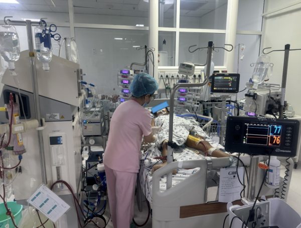 Cứu sống một trẻ viêm cơ tim tối cấp, sốc tim nhờ kỹ thuật oxy hóa máu qua màng ngoài cơ thể (ECMO)