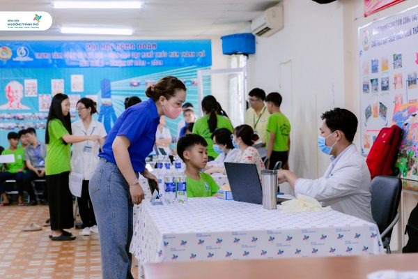 Chương trình khám tầm soát sức khỏe và chào mừng Ngày Quốc tế thiếu nhi 1/6 cho trẻ em tại Trung tâm Công tác Xã hội Giáo dục Dạy nghề Thiếu niên Thành phố Hồ Chí Minh 
