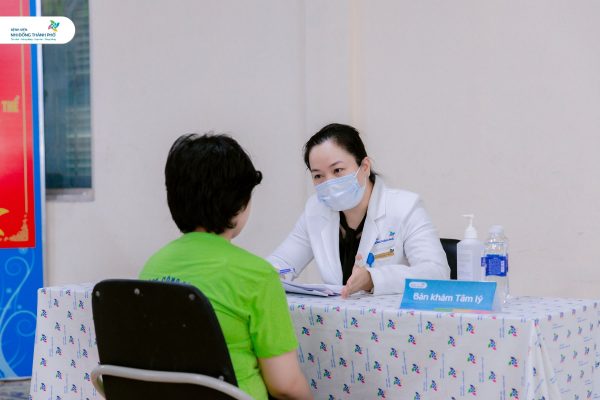 Chương trình khám tầm soát sức khỏe và chào mừng Ngày Quốc tế thiếu nhi 1/6 cho trẻ em tại Trung tâm Công tác Xã hội Giáo dục Dạy nghề Thiếu niên Thành phố Hồ Chí Minh 