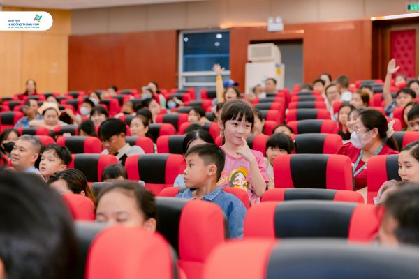 Vở nhạc kịch "Đại náo long cung" - Món quà hè rực rỡ tại Bệnh viện Nhi Đồng Thành Phố