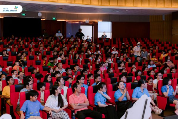 Vở nhạc kịch "Đại náo long cung" - Món quà hè rực rỡ tại Bệnh viện Nhi Đồng Thành Phố