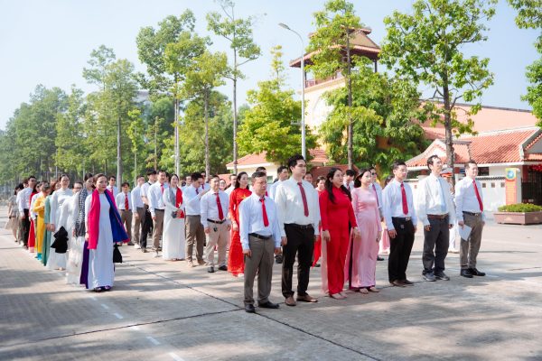 Bệnh viện Nhi Đồng Thành Phố - Hành trình về nguồn, báo công dâng Bác, sẻ chia yêu thương cùng đồng bào vùng bão lụt phía Bắc
