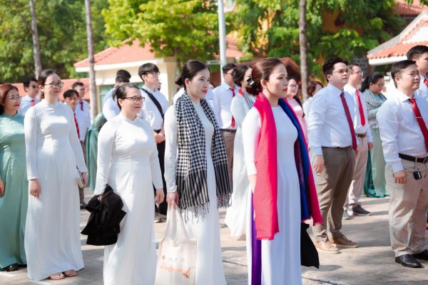 Bệnh viện Nhi Đồng Thành Phố - Hành trình về nguồn, báo công dâng Bác, sẻ chia yêu thương cùng đồng bào vùng bão lụt phía Bắc