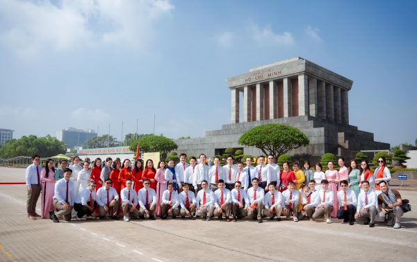 Bệnh viện Nhi Đồng Thành Phố - Hành trình về nguồn, báo công dâng Bác, sẻ chia yêu thương cùng đồng bào vùng bão lụt phía Bắc