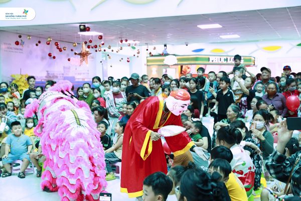 Vầng trăng yêu thương Nhi Đồng Thành Phố 2025