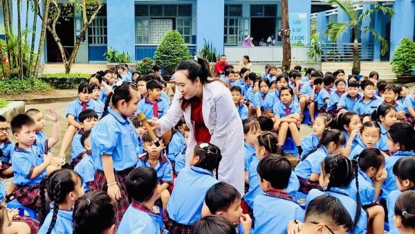 Hơn 1.700 học sinh hào hứng tham gia hoạt động chăm sóc sức khỏe học đường cùng Đoàn Thanh niên Bệnh viện Nhi Đồng Thành Phố