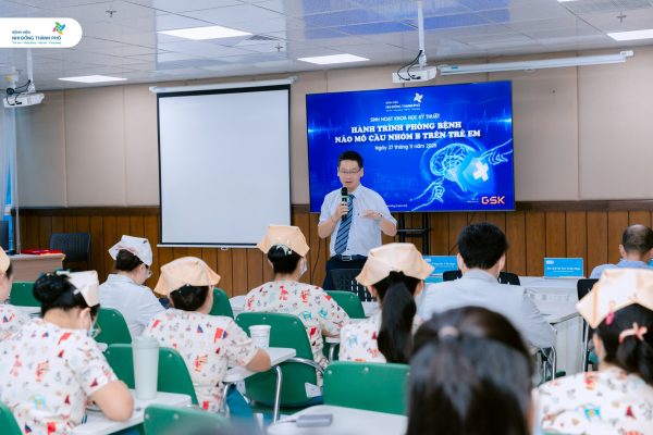 Sinh hoạt khoa học kỹ thuật: "Hành trình phòng bệnh não mô cầu nhóm B ở trẻ em"