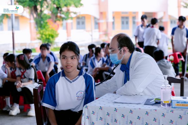 Hành trình vì cộng đồng: Khám chữa bệnh nhân đạo, cấp phát thuốc miễn phí tại xã Phú Phụng, tỉnh Vĩnh Long