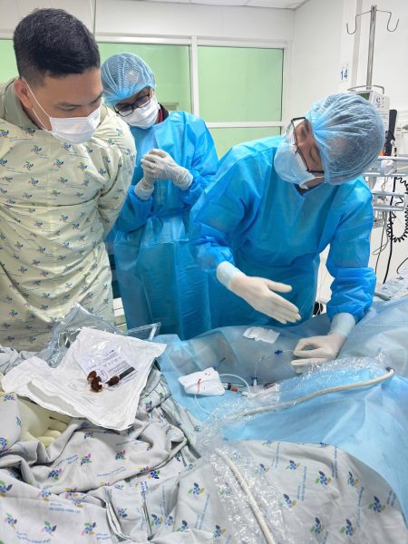 Tổ chức thành công Lớp cập nhật y khoa liên tục “Lọc máu liên tục ở trẻ em” dành cho bác sĩ quốc tế