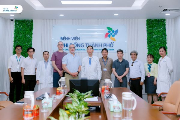 Bệnh viện Nhi Đồng Thành Phố tiếp đoàn chuyên gia IPSAC đến làm việc và trao đổi chuyên môn