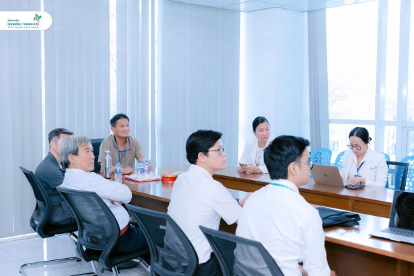 Bệnh viện Nhi Đồng Thành Phố tiếp đoàn chuyên gia IPSAC đến làm việc và trao đổi chuyên môn