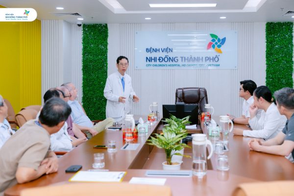Bệnh viện Nhi Đồng Thành Phố tiếp đoàn chuyên gia IPSAC đến làm việc và trao đổi chuyên môn
